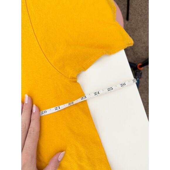 Vitnage nike yellow embroidered graphic tee - size xlarge - Picture 6 of 7